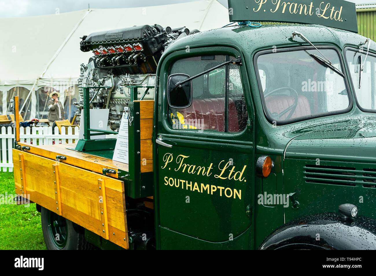 Un 1940's Bedford K tipo carrello sul display statico a Goodwood 2017 Foto Stock