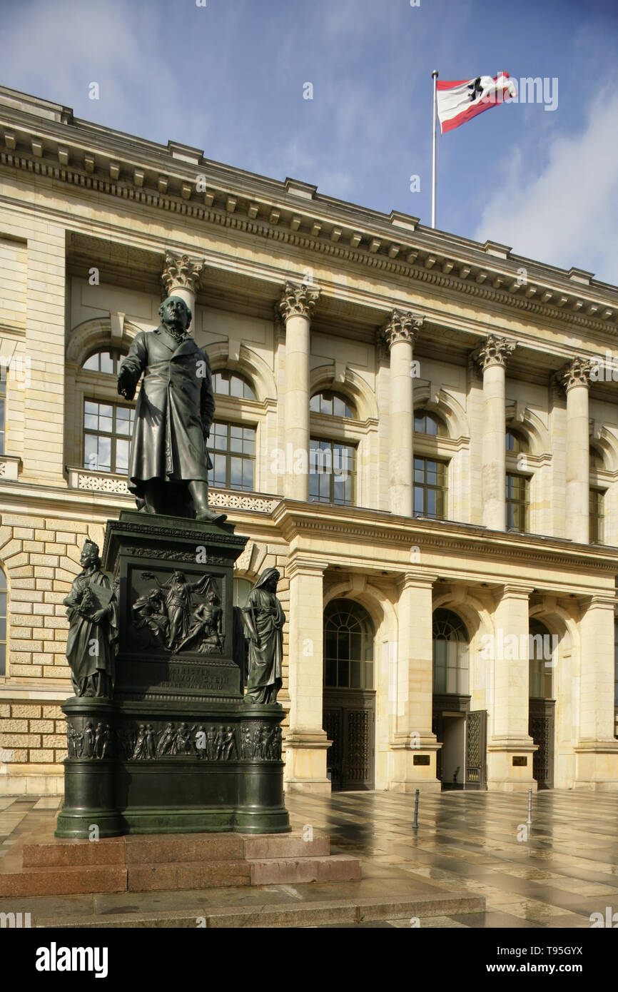 Statua di Heinrich Friedrich Karl vom und zum Stein al Abgeordnetenhaus di Berlino, Germania: lo stato il palazzo del parlamento (Landtag). Foto Stock