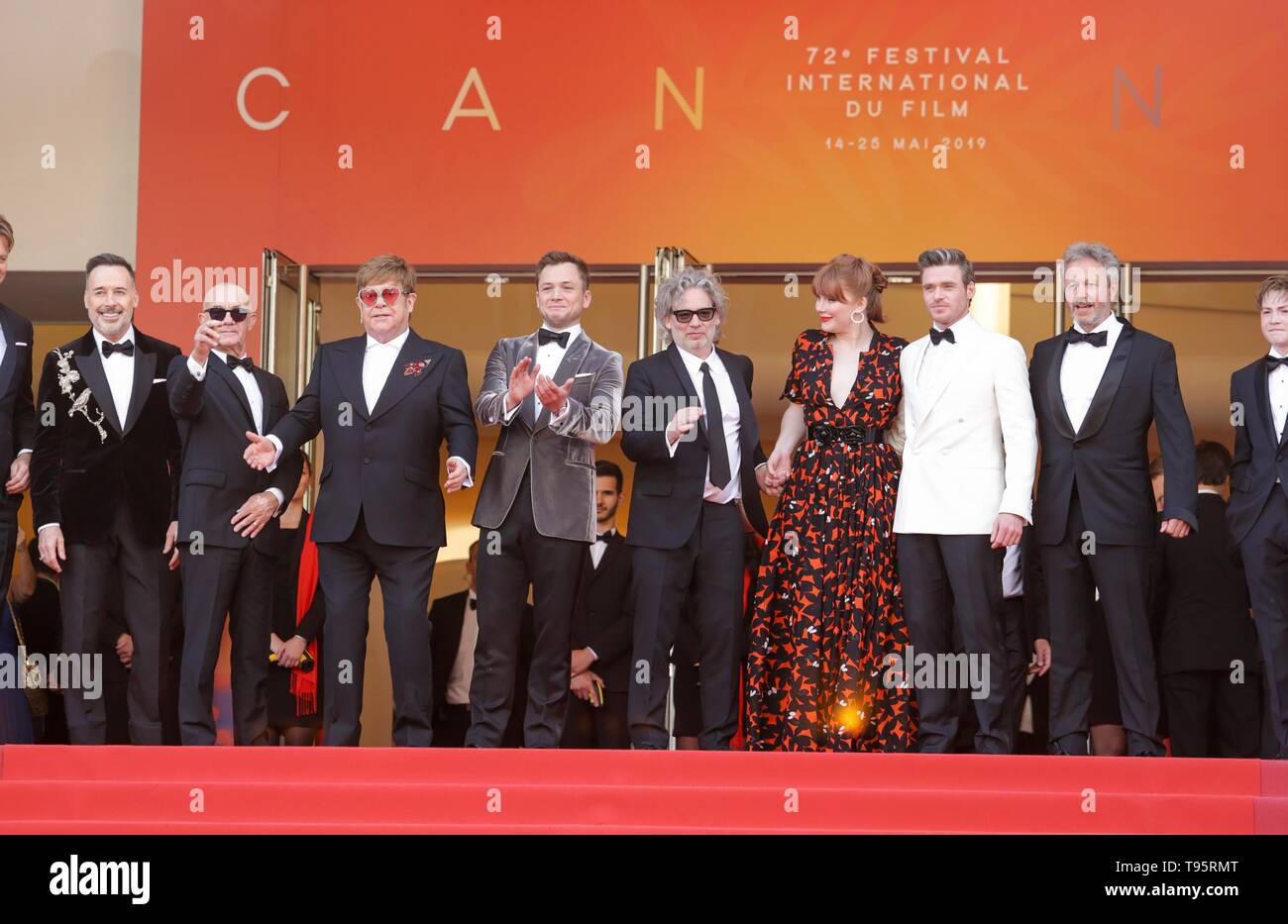 Cannes, Francia. 16 Maggio, 2019. 72a Cannes Film Festival. David arredare, Bernie Tupin, Elton John, Taran Egerton, Dexter Fletcher, Bryce Dallas Howard, Richard Madden cantante, Ettore e attori Rocketman. Premiere. 72 Nd Cannes Film Festival Cannes, Francia 16 maggio 2019 Djc9254 Credit: Allstar Picture Library/Alamy Live News Foto Stock