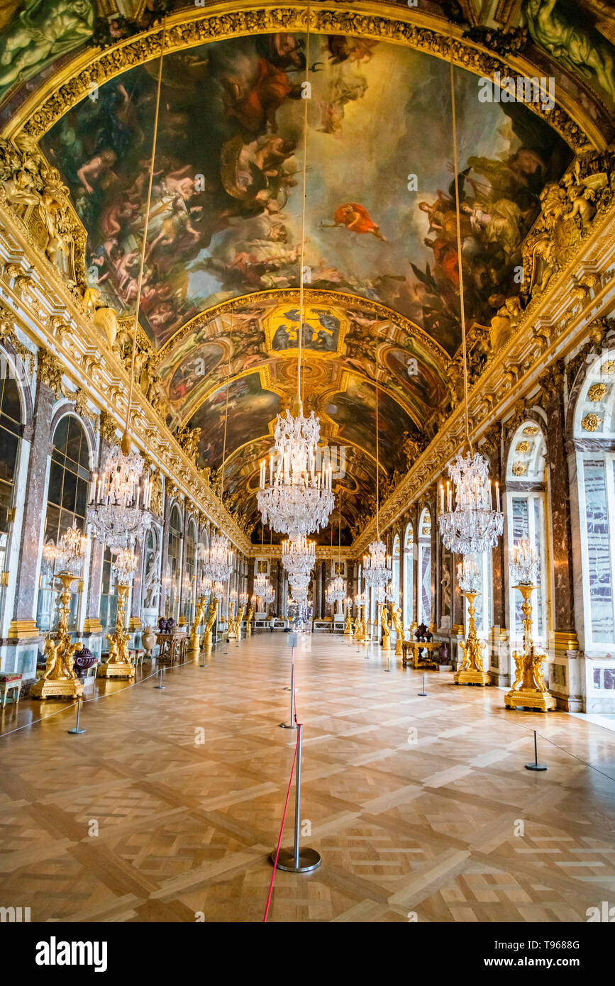 VERSAILLES, Francia - 14 Febbraio 2018 : la Sala degli Specchi del Palazzo  di Versailles Foto stock - Alamy