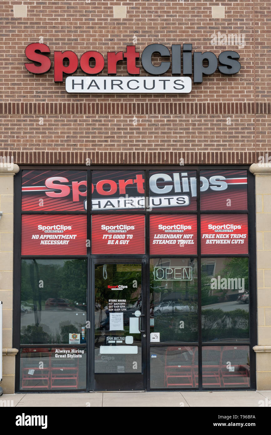 Collegeville, PA - 9 Maggio 2019: Gordon Logan ha sviluppato il clip Sport Parrucchieri concetto comprendente il 'MVP Haircut esperienza' in un tema sportivo ambi Foto Stock