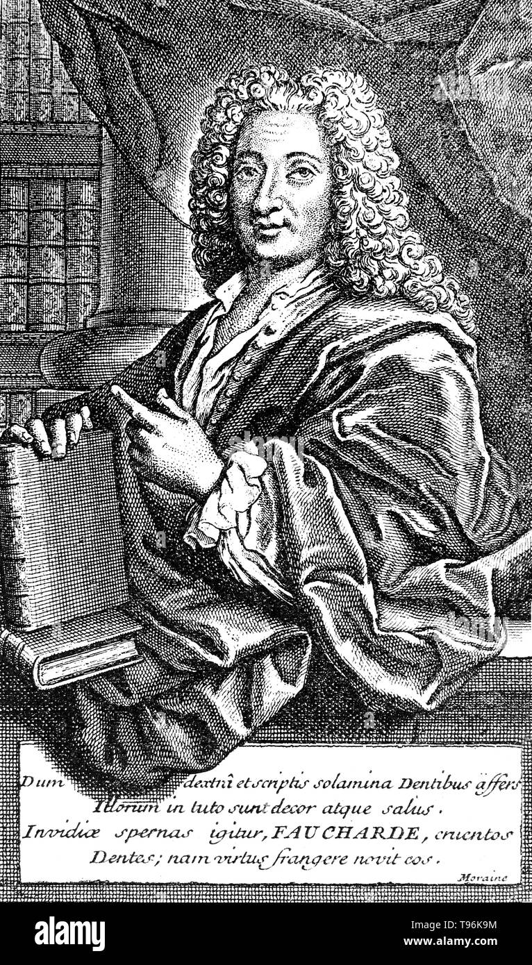 Pierre Fauchard (1678 - 22 Marzo 1761) era un medico francese, accreditato come il padre della moderna odontoiatria. Egli è ampiamente nota per iscritto la prima descrizione scientifica di odontoiatria, Le Chirurgien Dentiste (il chirurgo dentista), pubblicato nel 1728. Foto Stock
