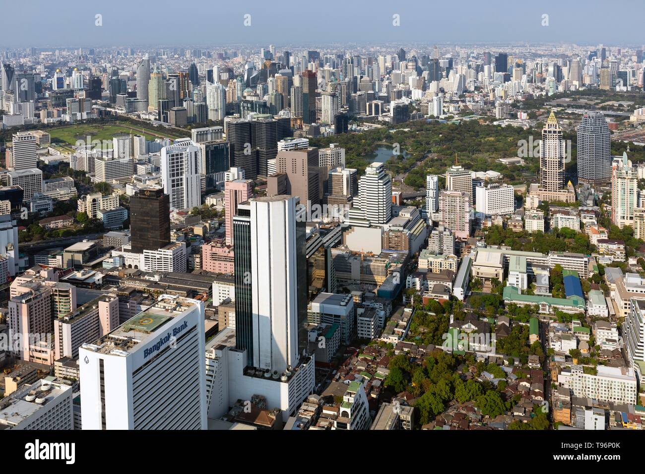 Vista da Maha Nakhon Tower, 314m, vista città, Pathumwan e Watthana distretto, Lumphini-Park, Mahanakhon, Bang Rak distretto, Bangkok, Thailandia Foto Stock