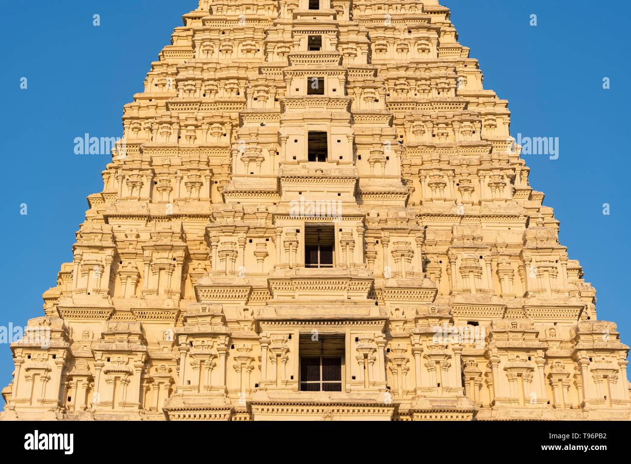 Gopura del Tempio Virupaksha, Hampi, India Foto Stock