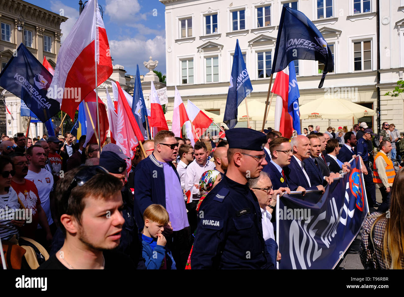 Anti UE dimostrazione organizzata dall estrema destra gruppi, il quindicesimo anniversario della Polonia all'Unione europea, quindici anni fa la Polonia uniti UE, Varsavia, Polonia Foto Stock