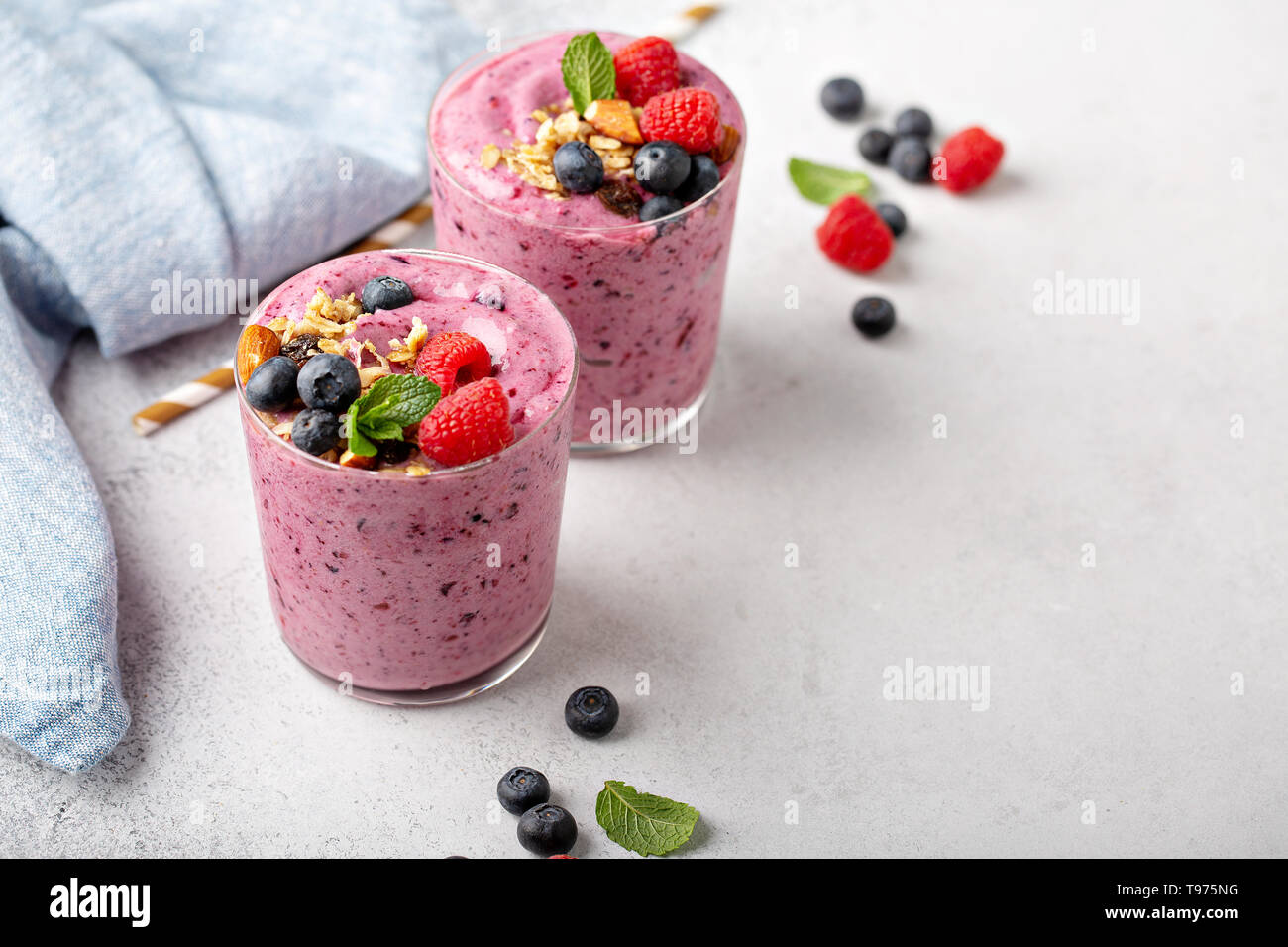 Fresche miscelate berry smoothie Foto Stock