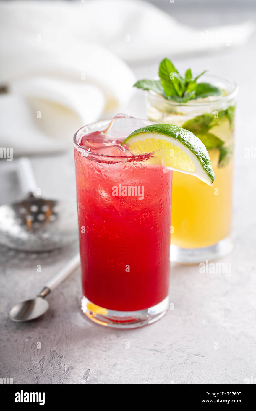 Il Mojito e la brezza di mare cocktail Foto Stock