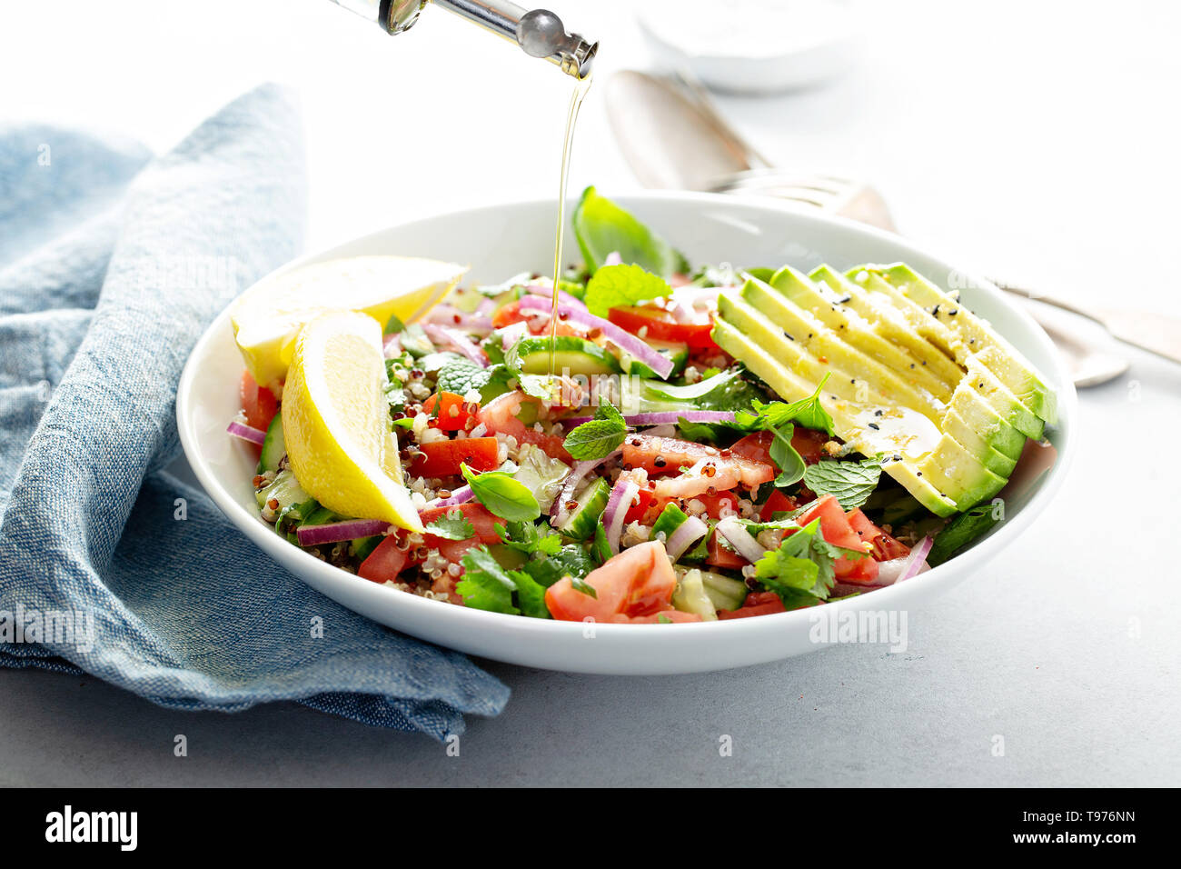 La verdura fresca e insalata di quinoa Foto Stock