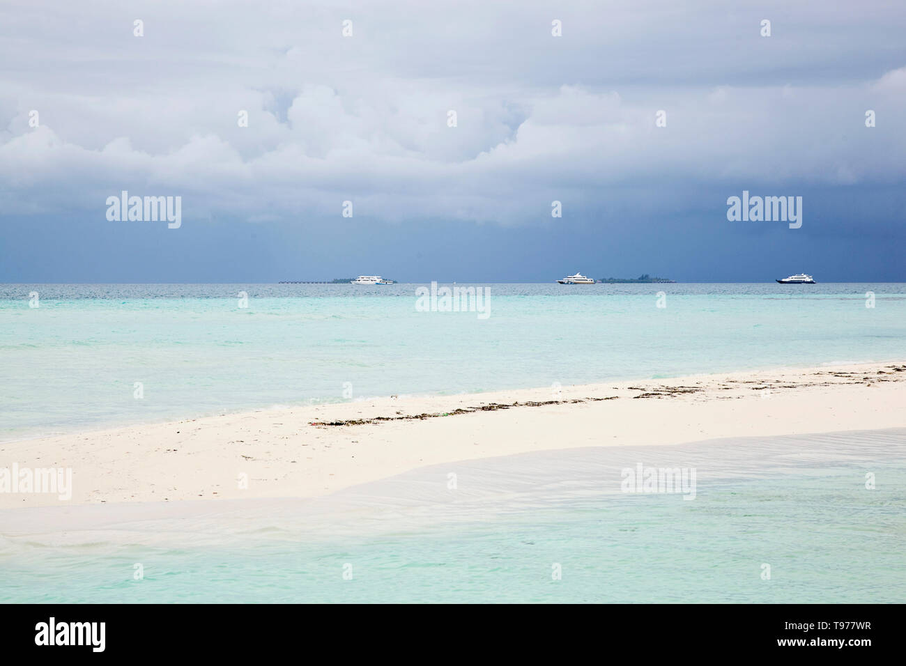 Tempesta in rotolamento su Maldive Foto Stock