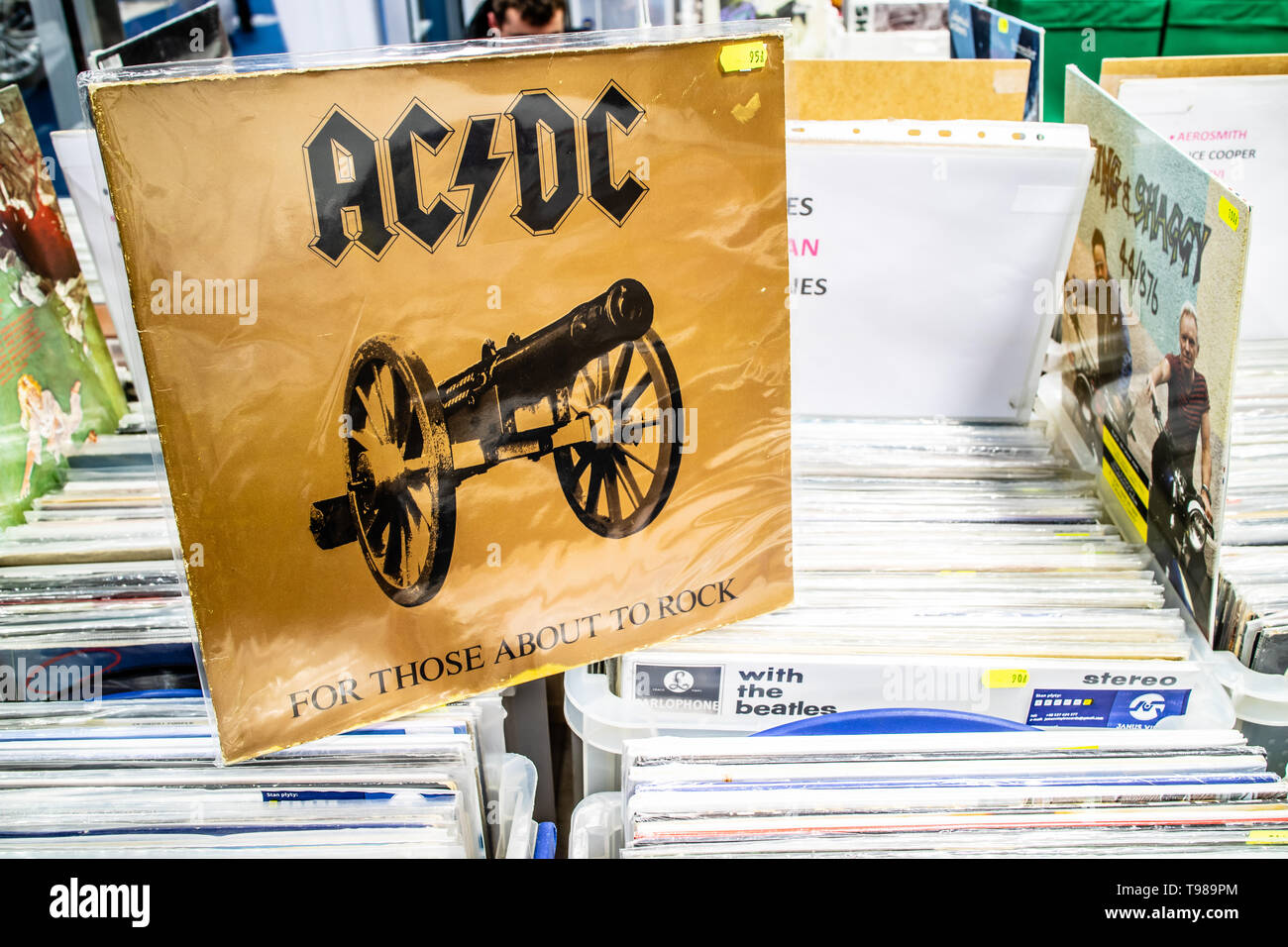 Nadarzyn, Polonia, 11 maggio 2019 AC/DC album in vinile sul display per la vendita, vinile, LP, Album rock, Australian rock band, collezione di vinili Foto Stock