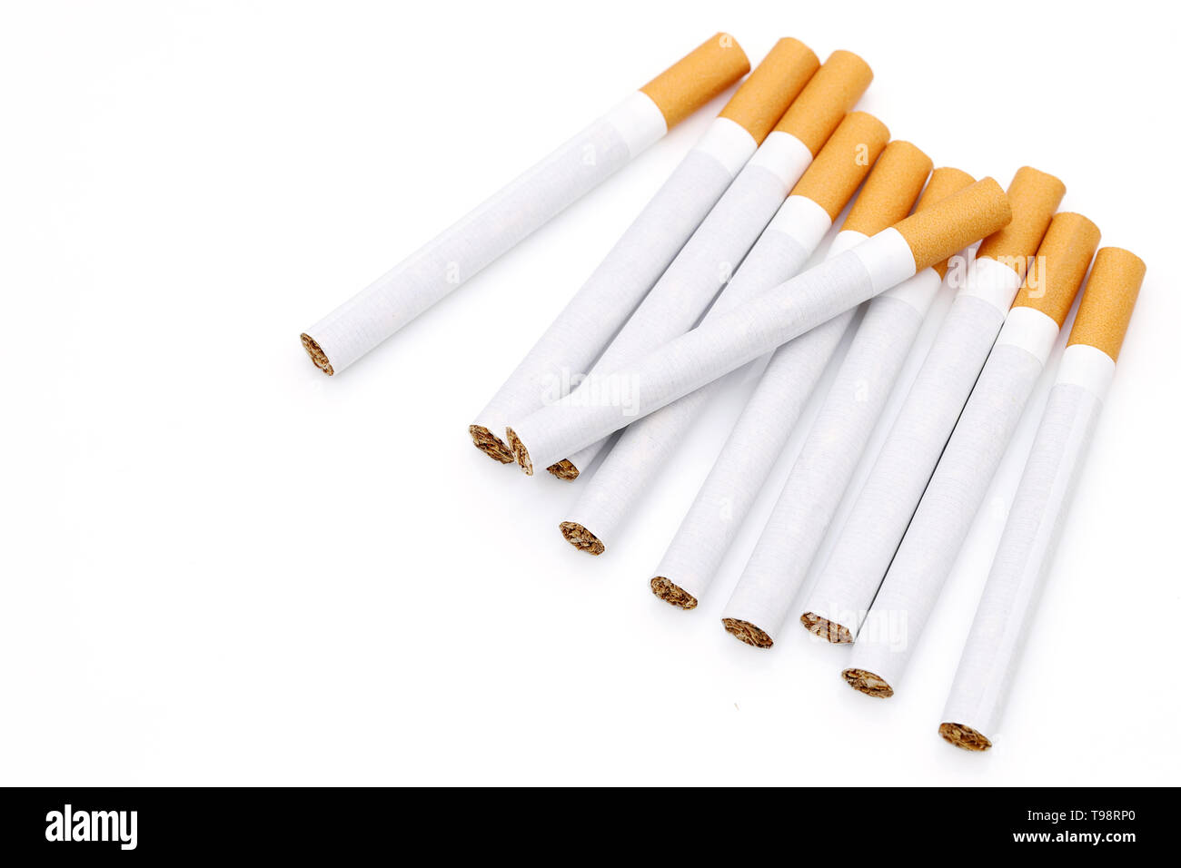 Close up della sigaretta isolati su sfondo bianco Foto Stock