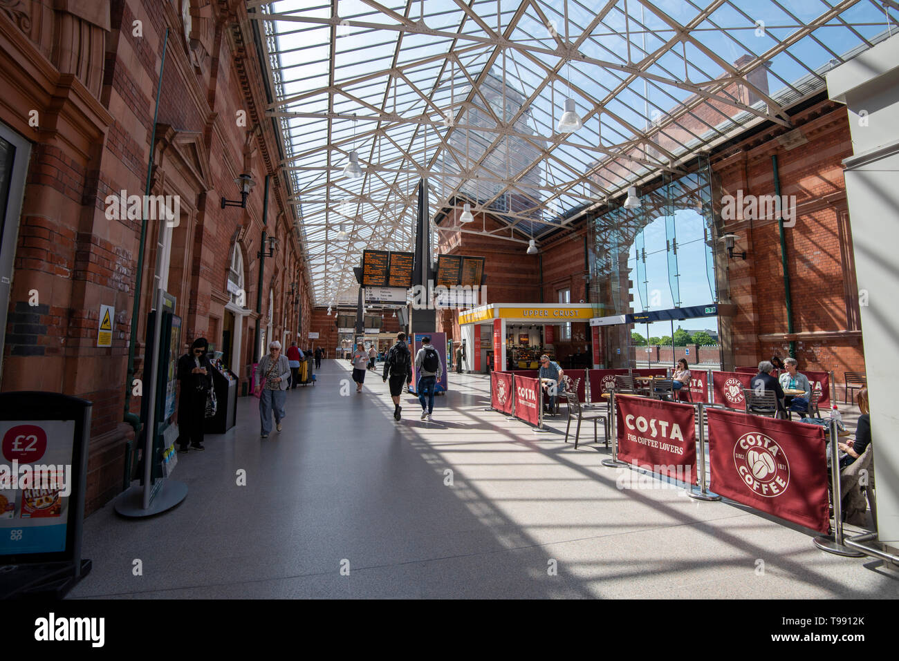 All'interno della stazione ferroviaria nella città di Nottingham, Nottinghamshire REGNO UNITO Inghilterra Foto Stock