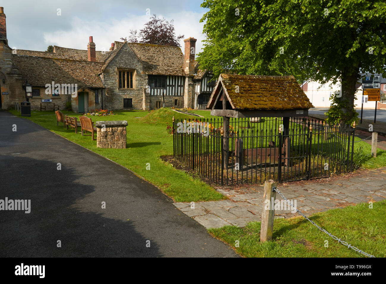 Il Museo Almonry, Centro del Patrimonio andTourist Information Center nel villaggio Costwold di Evesham, England, Regno Unito, Europa Foto Stock