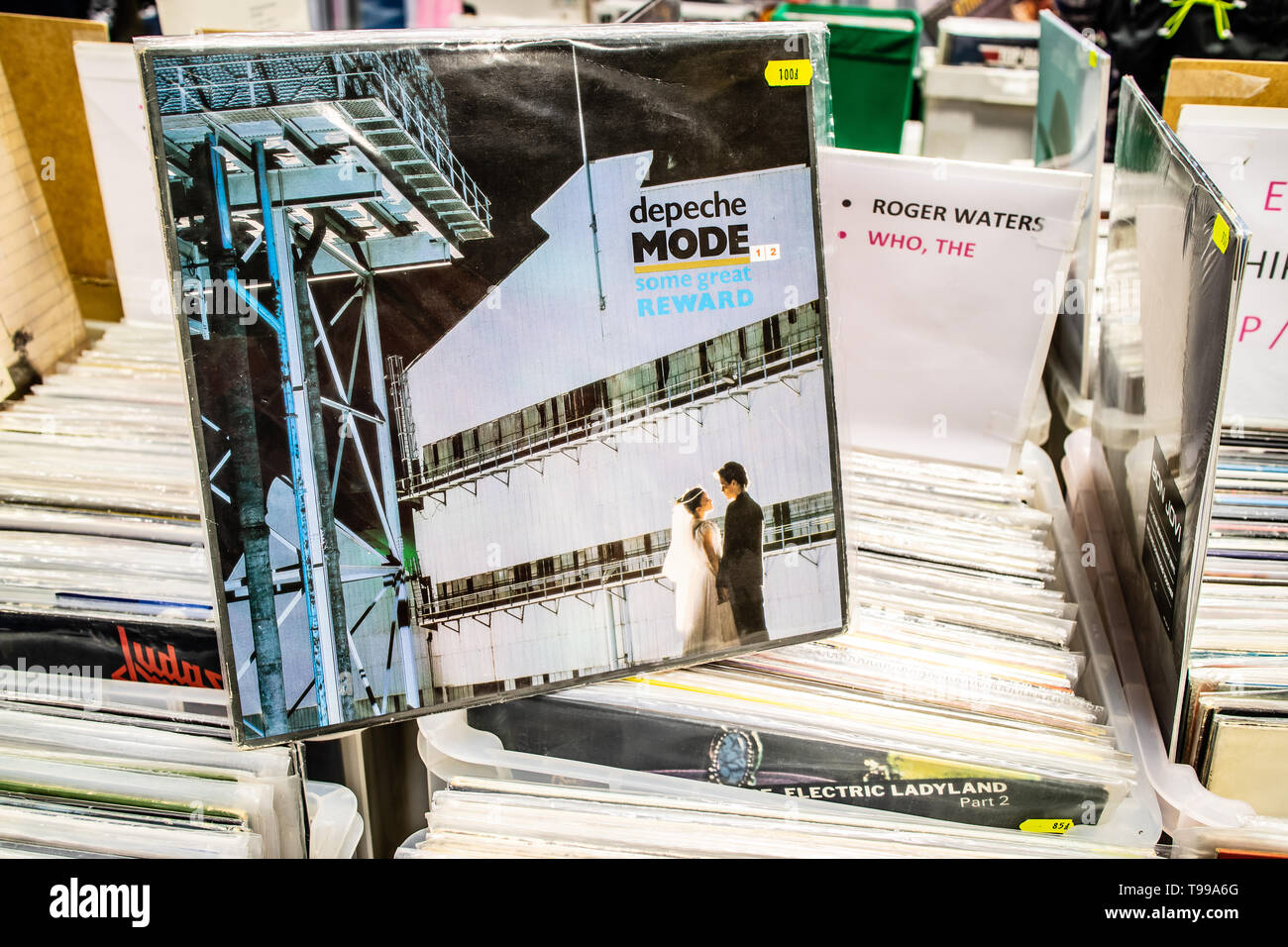 Nadarzyn, Polonia, 11 maggio 2019 Depeche Mode album in vinile sul display per la vendita, vinile, LP, Album rock, inglese banda elettronica, collezione di vinili Foto Stock