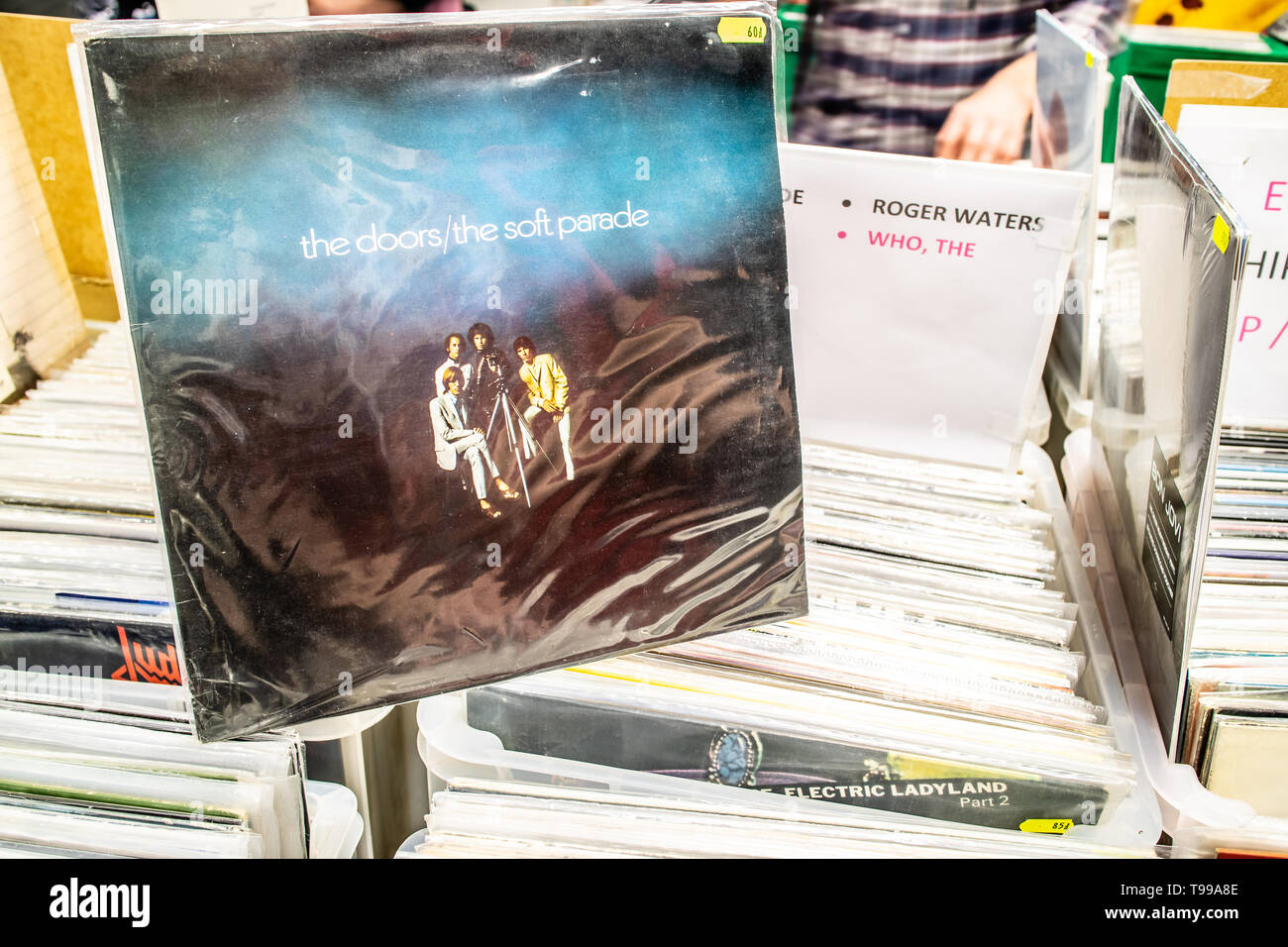 Nadarzyn, Polonia, 11 maggio 2019 le porte album in vinile sul display per la vendita, vinile, LP, Album rock, rock americano band, collezione di vinili Foto Stock
