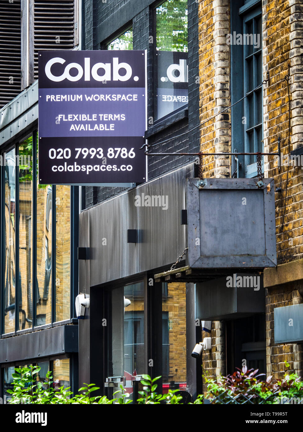 Spazi Colab è spazi di lavoro creativi azienda nel cuore della Londra dei Tech City Shoreditch area. Foto Stock