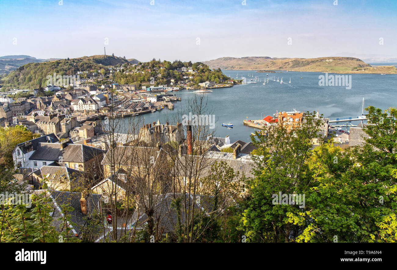 Vista panoramica di Oban in Scozia da McCaig's Tower Foto Stock