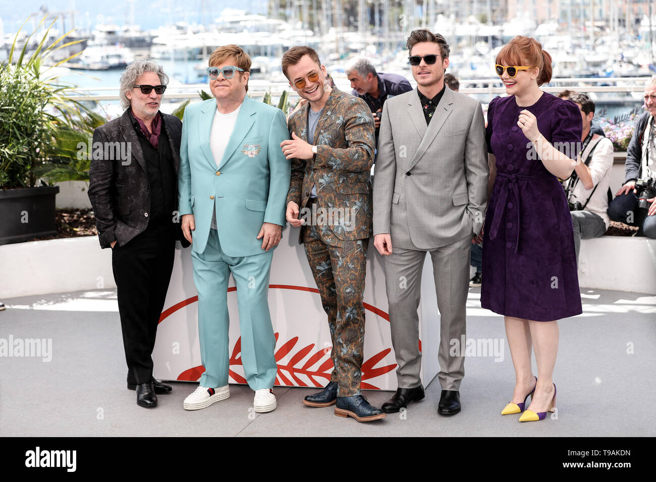 Cannes. 16 Maggio, 2019. Dexter Fletcher, Elton John, Taron Egerton, Richard Madden e Bryce Dallas Howard sul ROCKETMAN Photocall durante il 2019 Festival di pellicola di Cannes il 16 maggio 2019 presso il Palais des Festivals in Cannes, Francia. ( Credito: Lyvans Boolaky/spazio di immagine/Media Punch)/Alamy Live News Foto Stock