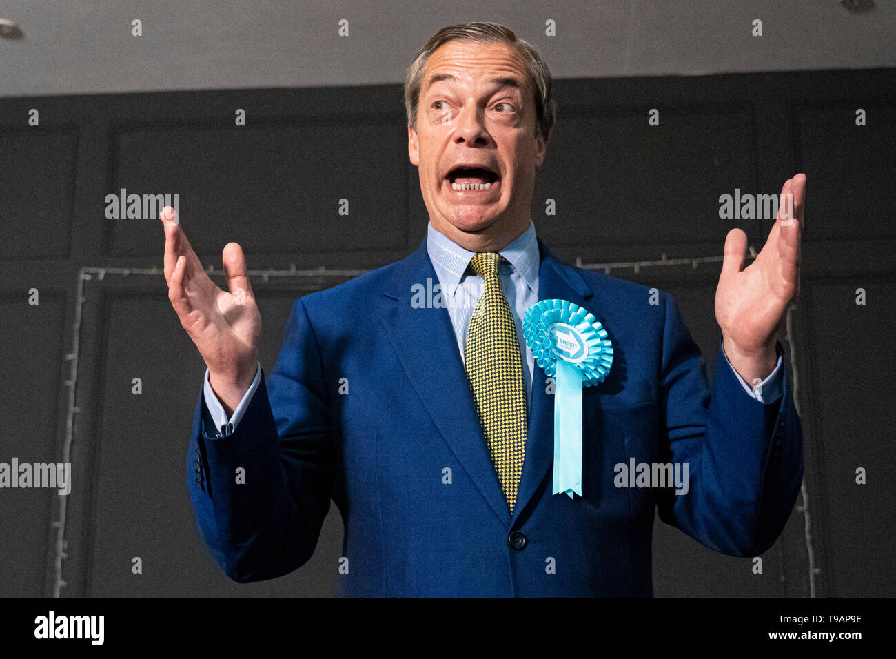 Edimburgo, Scozia, Regno Unito. Il 17 maggio 2019. Nigel Farage a Edimburgo per un rally con la Brexit del partito Unione dei candidati alle elezioni. Tenuto presso Il Corn Exchange nella città. Credito: Iain Masterton/Alamy Live News Foto Stock