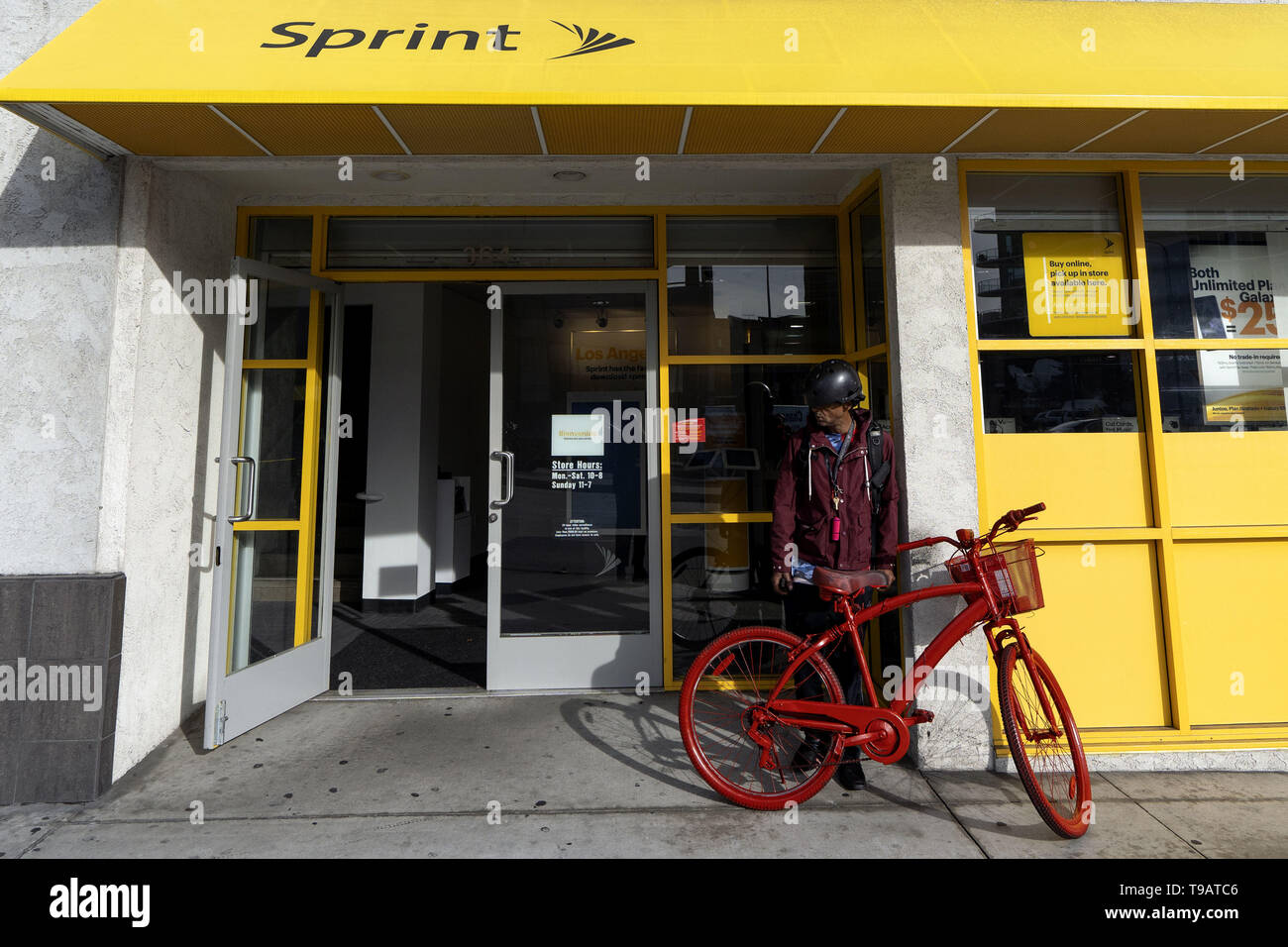 Los Angeles, CA, Stati Uniti d'America. Xiv Feb, 2019. Un negozio Sprint visto in Los Angeles, California. Credito: Ronen Tivony SOPA/images/ZUMA filo/Alamy Live News Foto Stock