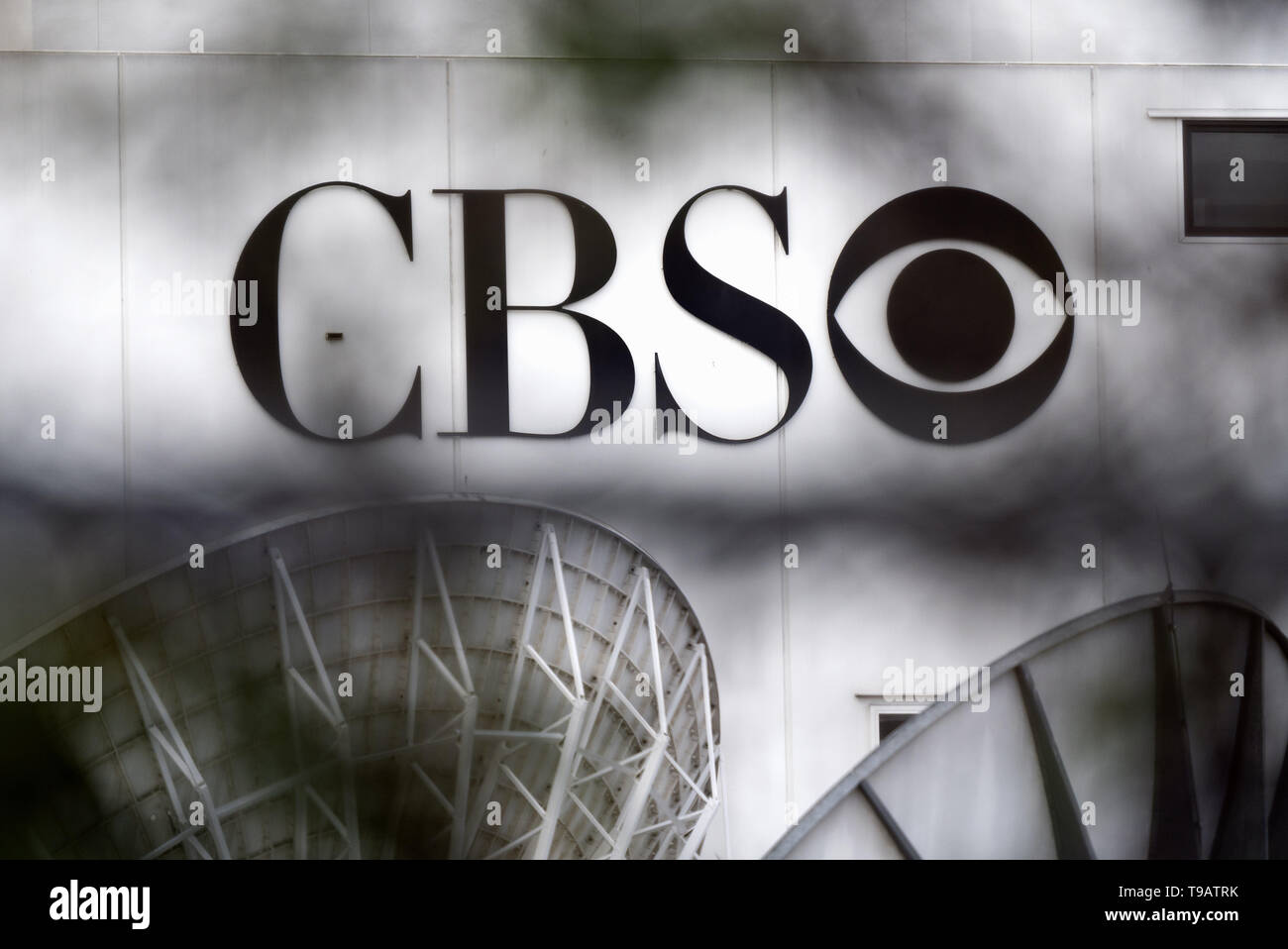 Los Angeles, CA, Stati Uniti d'America. Xiv Feb, 2019. Il logo di CBS visto alla televisione CBS City Studio in Los Angeles, California. Credito: Ronen Tivony SOPA/images/ZUMA filo/Alamy Live News Foto Stock