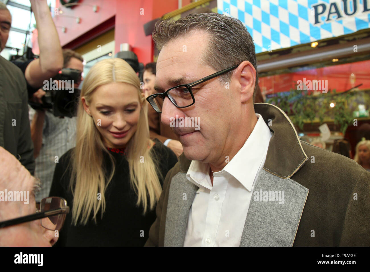Heinz-Christian Strache con moglie Philippan Strache presso il Vice Cancelliere del Festival in Kolariks Luftburg. Vienna, 07.10.2018 | Utilizzo di tutto il mondo Foto Stock