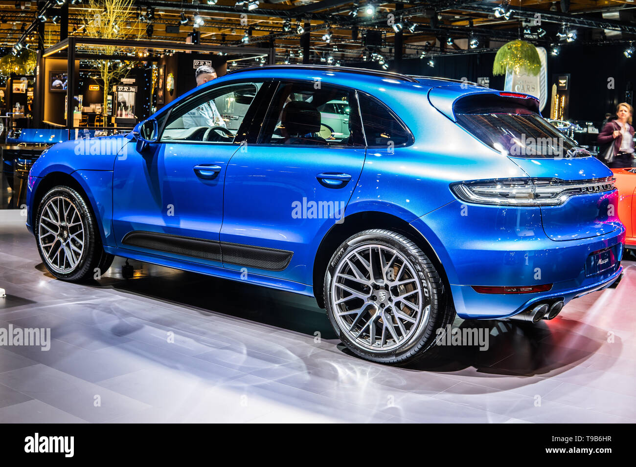 Bruxelles, Belgio, Jan 17, 2019: tutto nuovo blu modello di Porsche a Bruxelles Motor Show, cinque porte lusso crossover utility vehicle CUV prodotta da Porsche Foto Stock