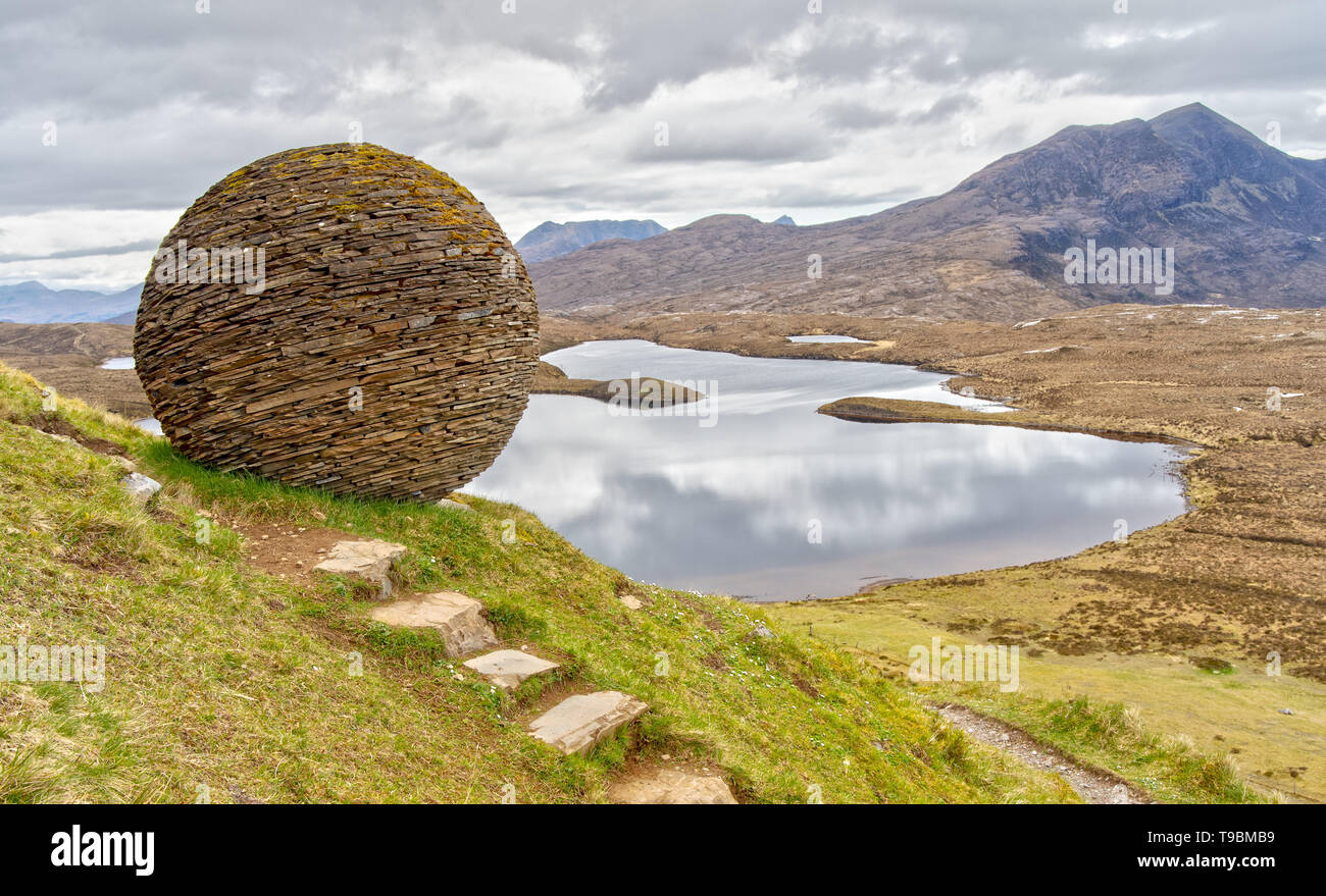 Il globo a Knockan Crag Trail in theNorth West Highlands Foto Stock