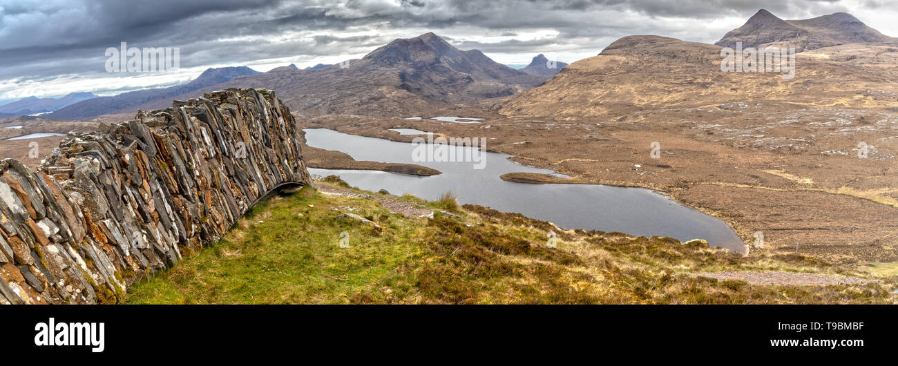 Panorama della rupe Knochan Trail nel Nord Ovest Highlands vicino a Ullapool Foto Stock