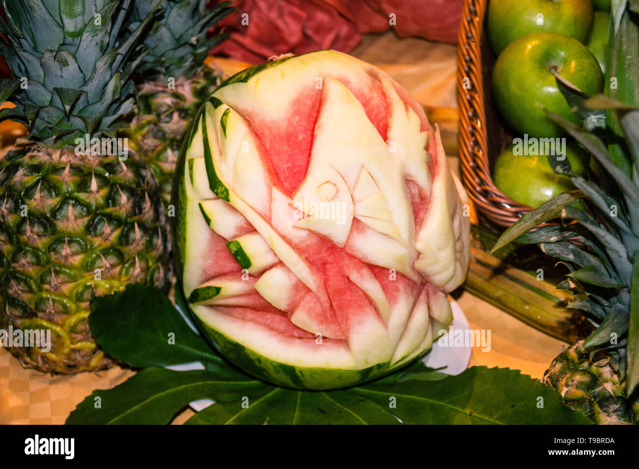 Perfetta la scultura di frutta Foto Stock