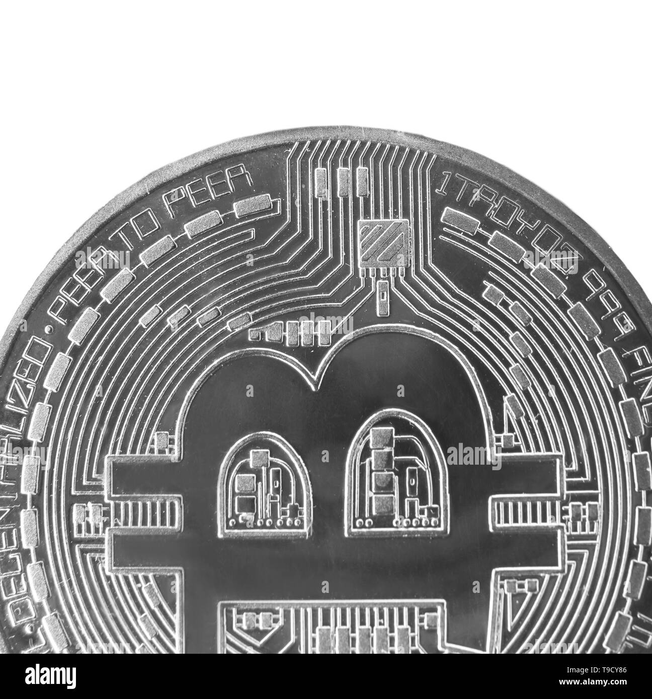 Bitcoin argento su sfondo bianco, primo piano Foto Stock