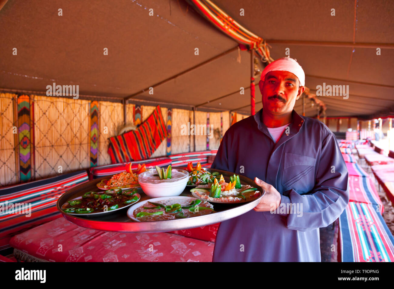Gastronomía Jordana, Wadi Rum, Jordania, Oriente Medio Foto Stock