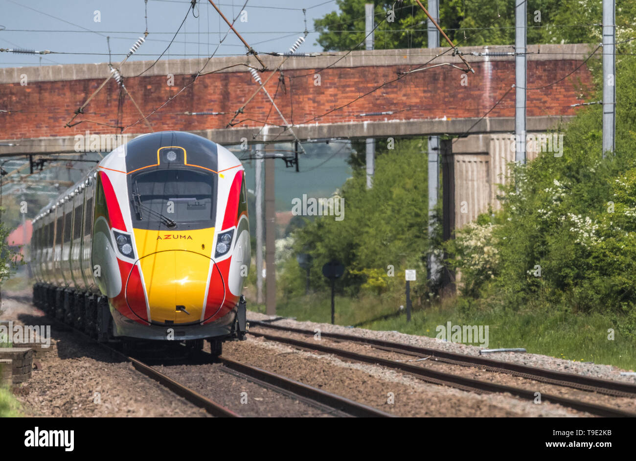 Il nuovo LNER Azuma treno elettrico operante sulla costa est Mainline, Inghilterra, Regno Unito. Foto Stock