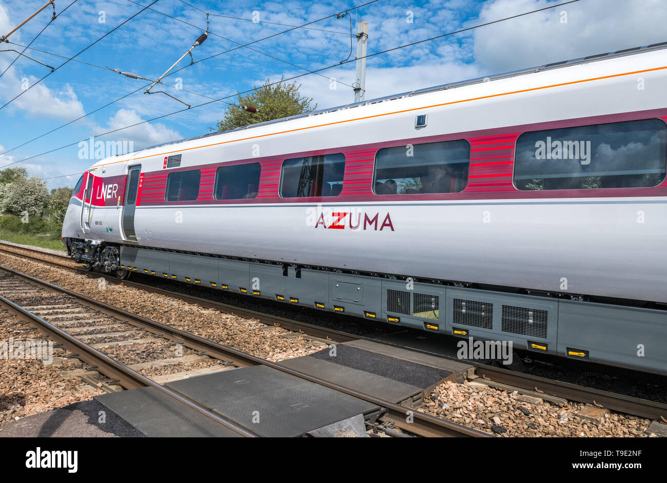 Il nuovo LNER Azuma treno elettrico operante sulla costa est Mainline, Inghilterra, Regno Unito. Foto Stock