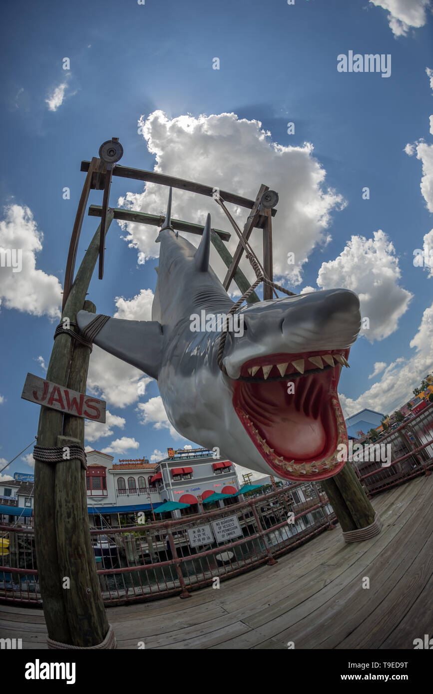 Orlando, Florida, Stati Uniti d'America - Giugno 2015 : Universal Studios Theme Park, vita dimensioni display di squalo dal film ganasce Foto Stock