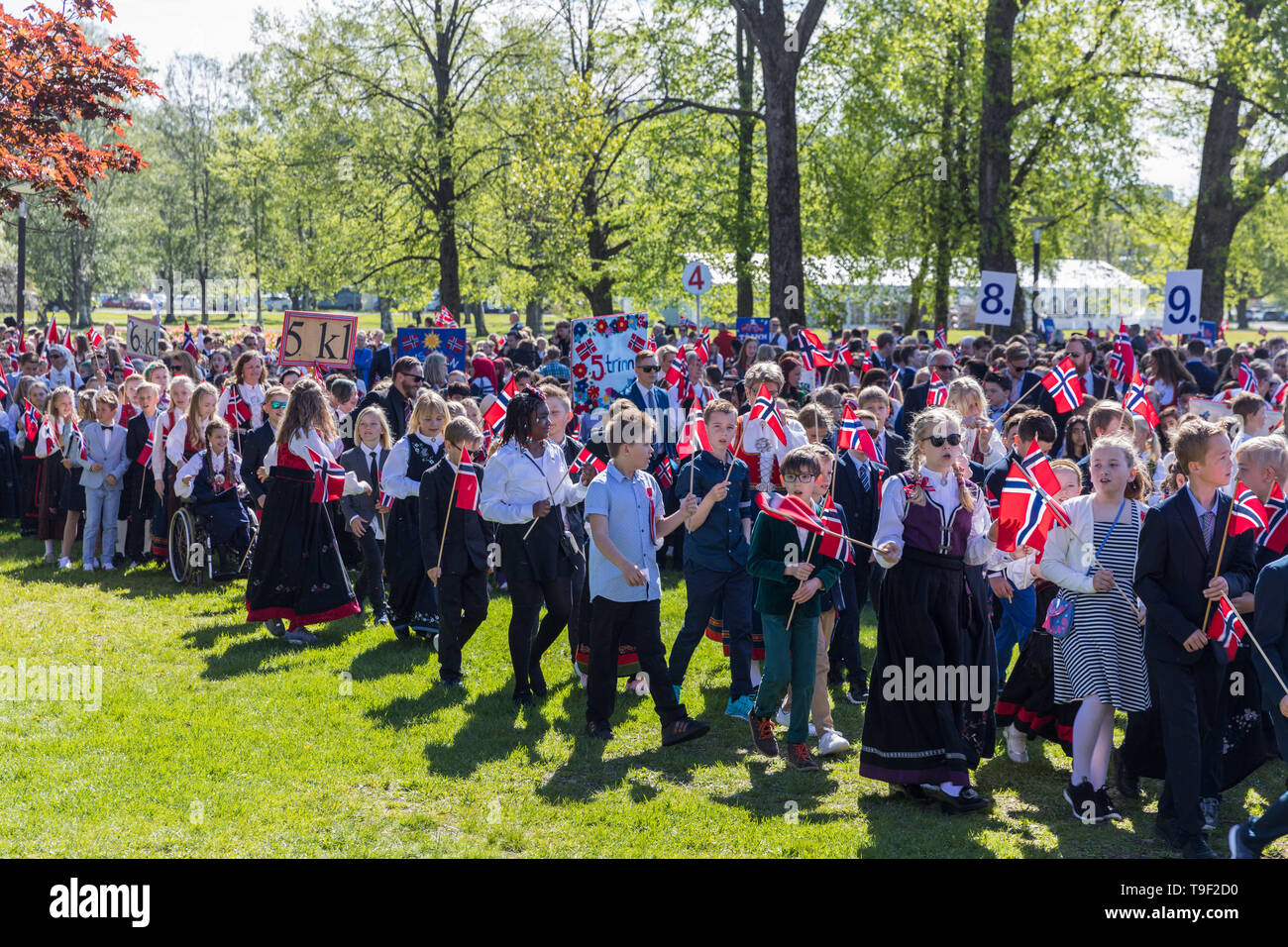 Xvii può costituzione norvegese alle celebrazioni del Giorno di Sandefjord Foto Stock