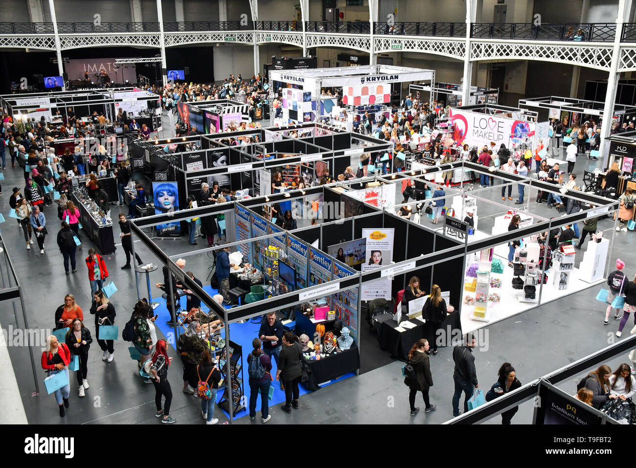 Londra, Regno Unito. 18 Maggio, 2019. Espositore e make-up artisti provenienti da tutto il mondo a demo IMATS il 18 maggio 2019, Londra, Regno Unito. Credito: Picture Capital/Alamy Live News Foto Stock