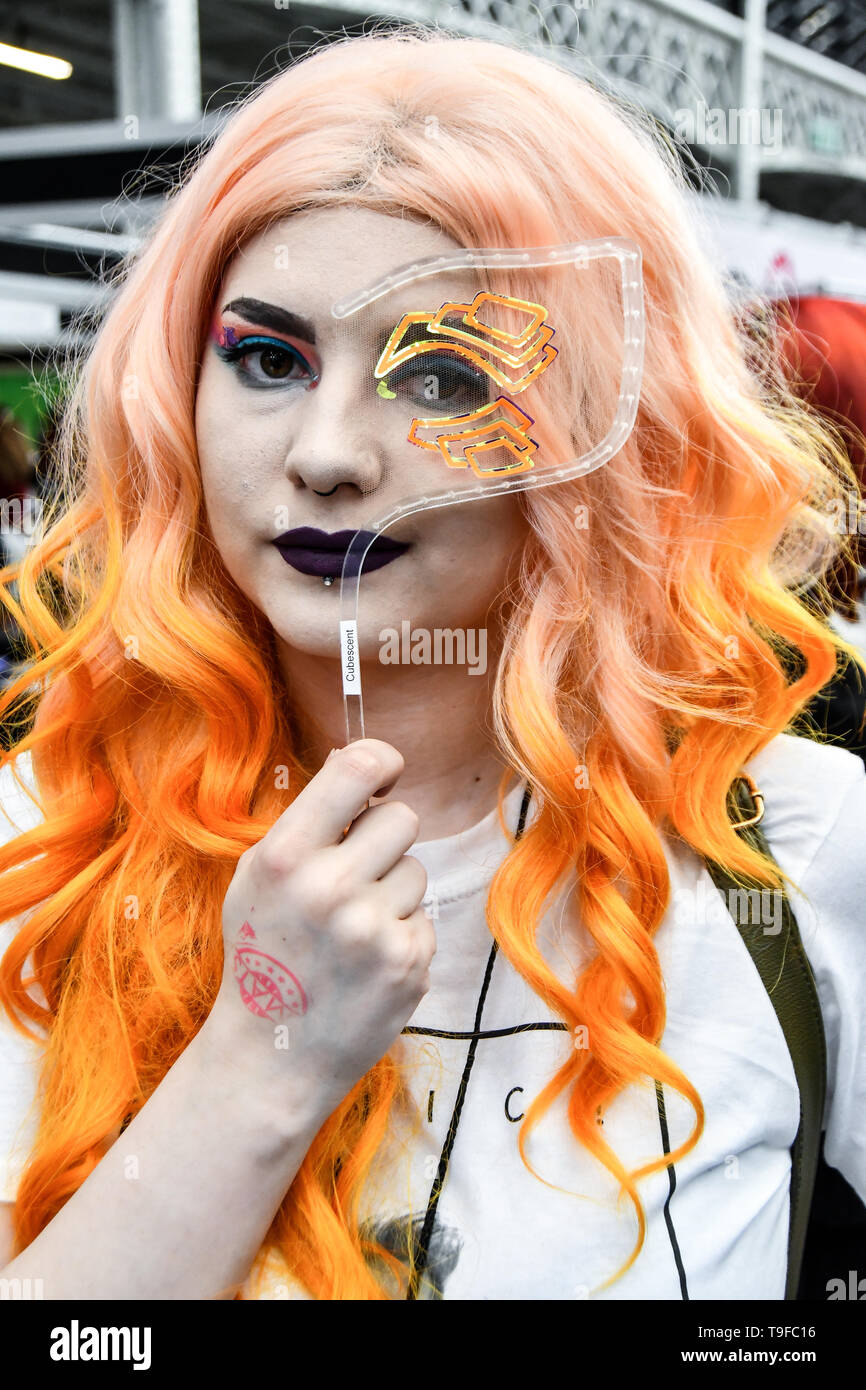 Londra, Regno Unito. 18 Maggio, 2019. Lesley Jaggar - trucco artisti - con la faccia di pizzo IMATS a Londra il 18 maggio 2019, Londra, Regno Unito. Credito: Picture Capital/Alamy Live News Foto Stock