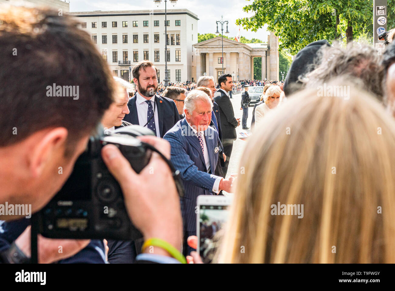 Berlino, Germania - 7 Maggio 2019: Charles, Principe di Galles e Camilla, duchessa di Cornovaglia, nella parte anteriore della porta di Brandeburgo Foto Stock