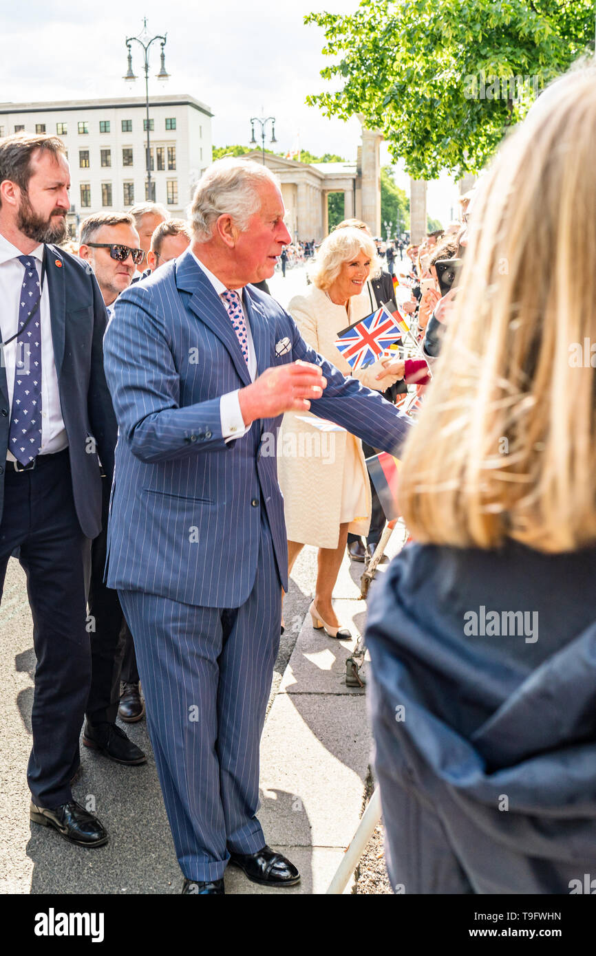 Berlino, Germania - 7 Maggio 2019: Charles, Principe di Galles e Camilla, duchessa di Cornovaglia, nella parte anteriore della porta di Brandeburgo Foto Stock