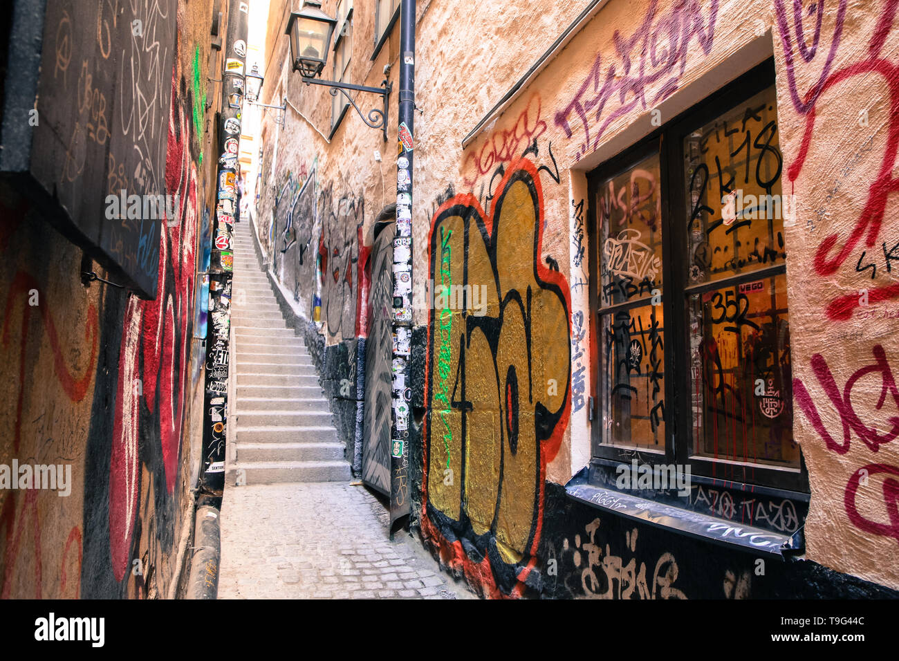 L'immagine dal tradizionale strette strade di Stoccolma. Camminare dentro la Gamla Stan. Foto Stock