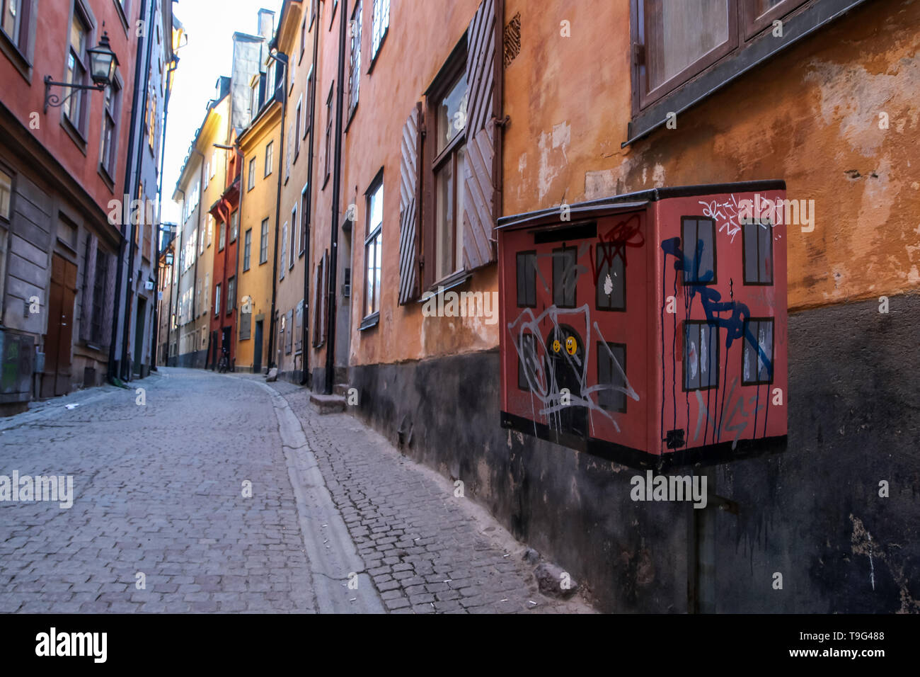 L'immagine dal tradizionale strette strade di Stoccolma. Camminare dentro la Gamla Stan. Foto Stock