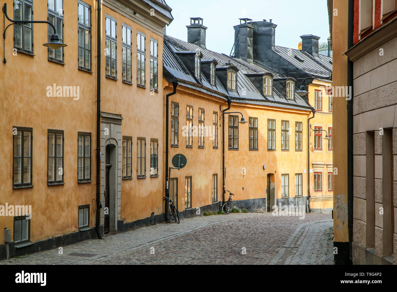 L'immagine dal tradizionale strette strade di Stoccolma. Camminare dentro la Gamla Stan. Foto Stock