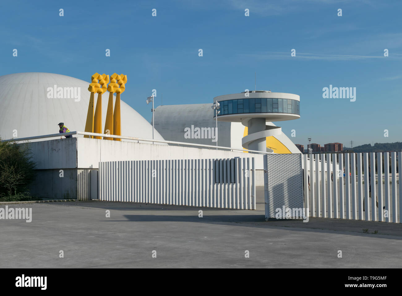 Il centro Niemeyer di Avilés, Asturie. Vista dal porto Foto Stock