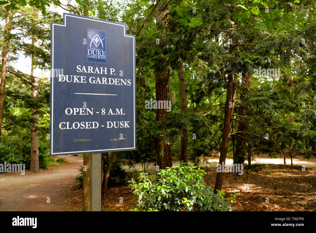 Cartello in Sarah P. Duke Gardens sul campus della Duke University in Durham, North Carolina, Stati Uniti d'America. Foto Stock