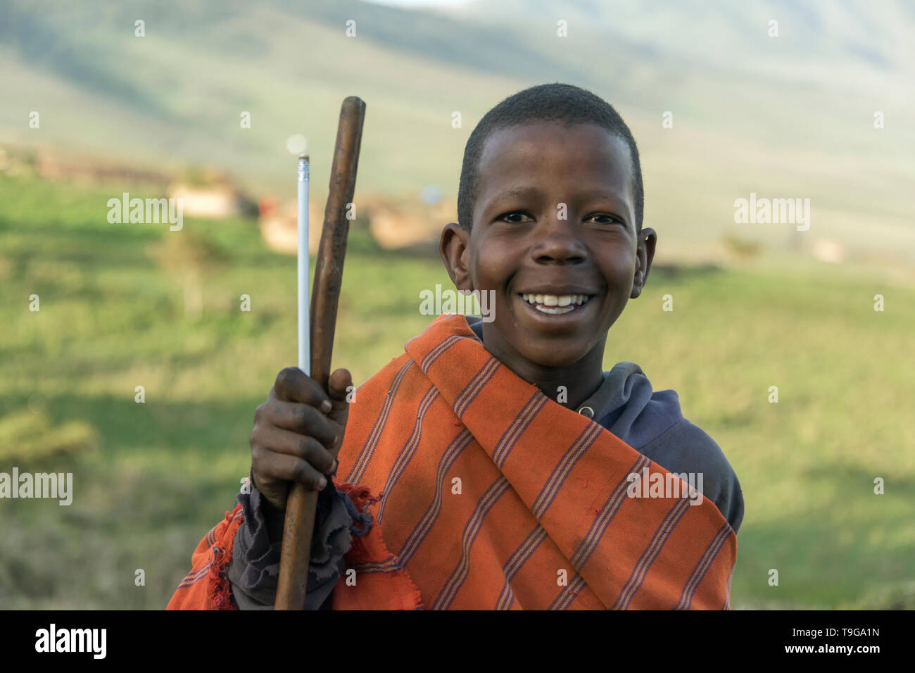 Scuola masai boy, Ngorongoro Conservation Area, Tanzania Foto Stock