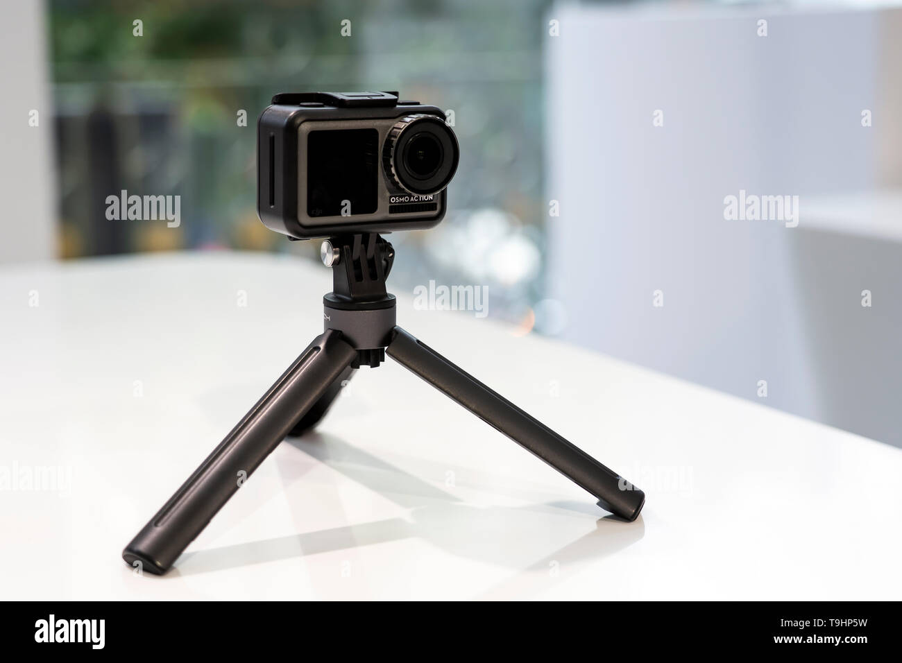 La Cina a Shanghai - 18 maggio 2019. DJI OSMO AZIONE NEL CASO protetto e treppiedi. Foto Stock