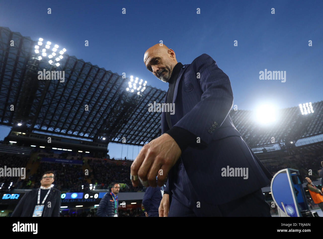 Stadio San Paolo a Napoli, Italia. 19 Maggio, 2019. Serie A Calcio, Napoli contro Inter Milan; Luciano Spalletti di Inter arriva pitchside Credito: Azione Sport Plus/Alamy Live News Foto Stock