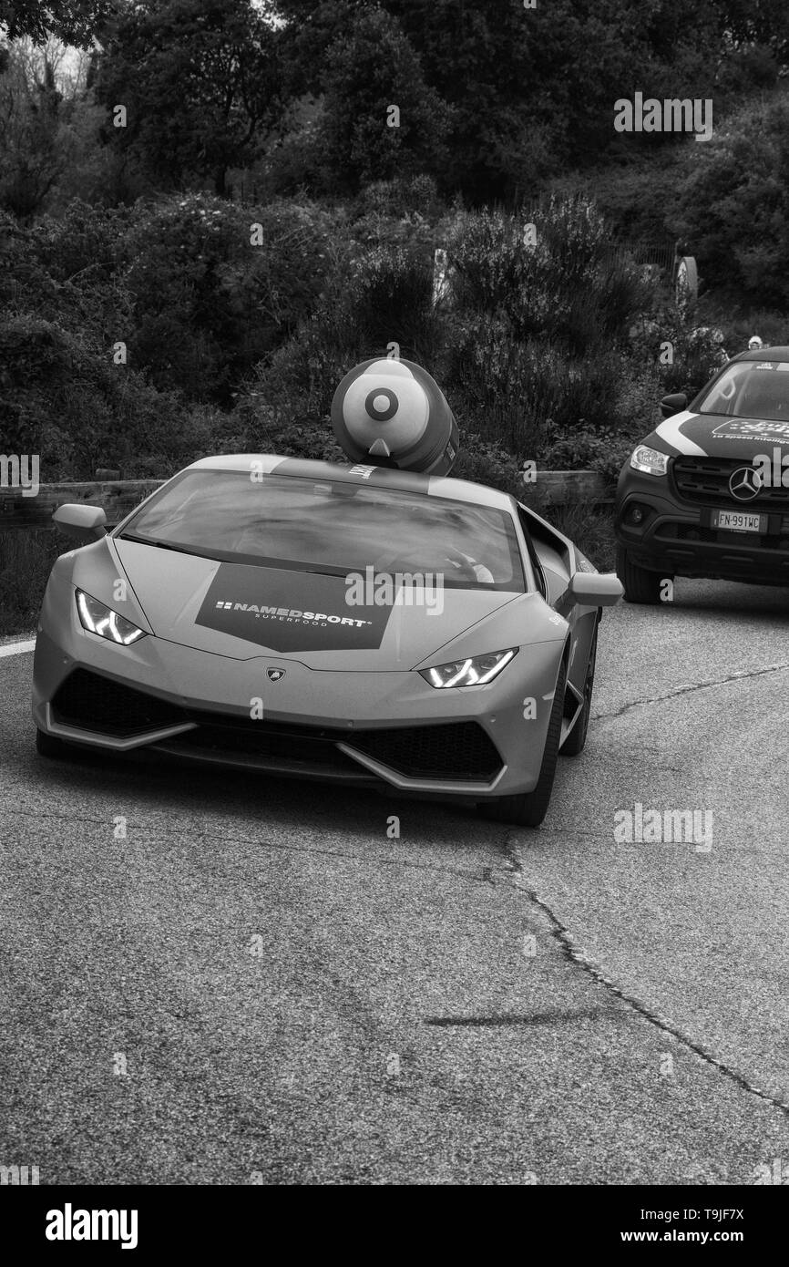 PESARO Italia - 18 Maggio 2019 : LAMBORGHINI AVENTADOR del Giro d'Italia tappa prima di 102° edizione del Giro d'Italia IN PESARO SAN BARTOLO Foto Stock