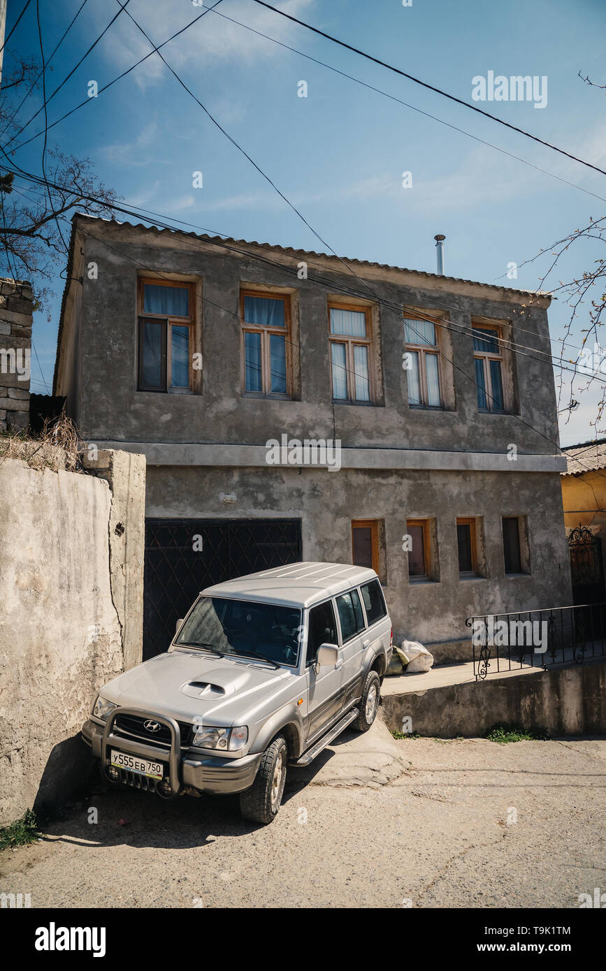 Bakhchysarai, Repubblica di Crimea - Aprile 1, 2019: off-road Auto SUV Hyundai Galloper noto anche come superare, innovazione, Mitsubishi Galloper o in Asia Foto Stock